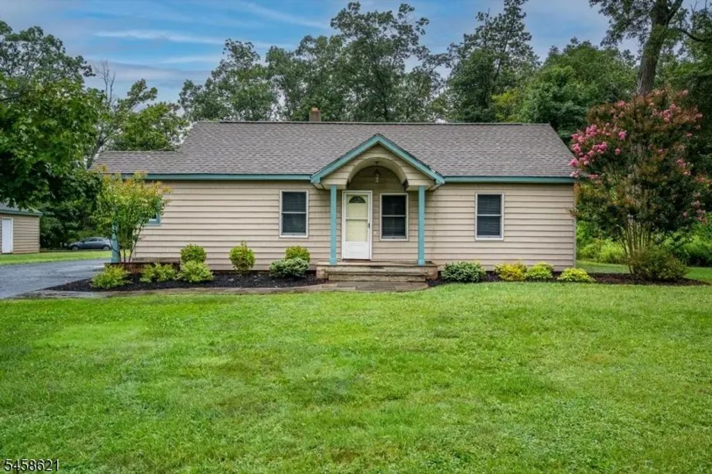122 Cortelyous Lane, Franklin Twp.