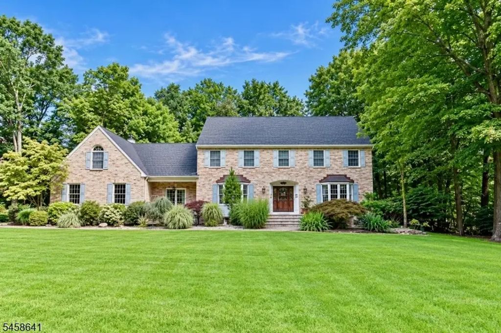 2 Continental Dr, Sparta Twp.