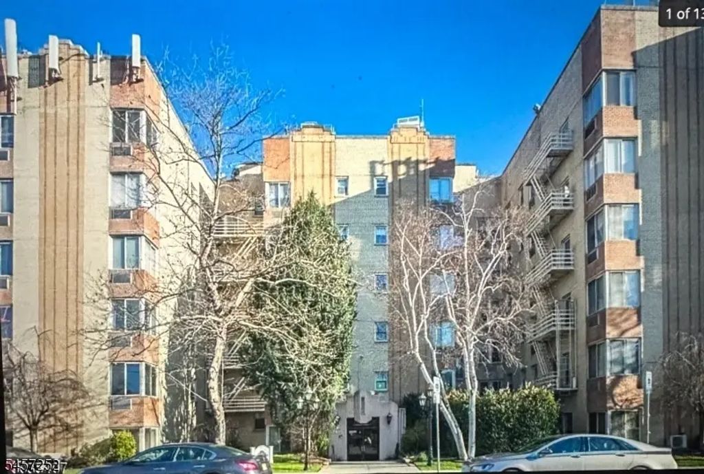 19-31 Lyons Ave, Newark City