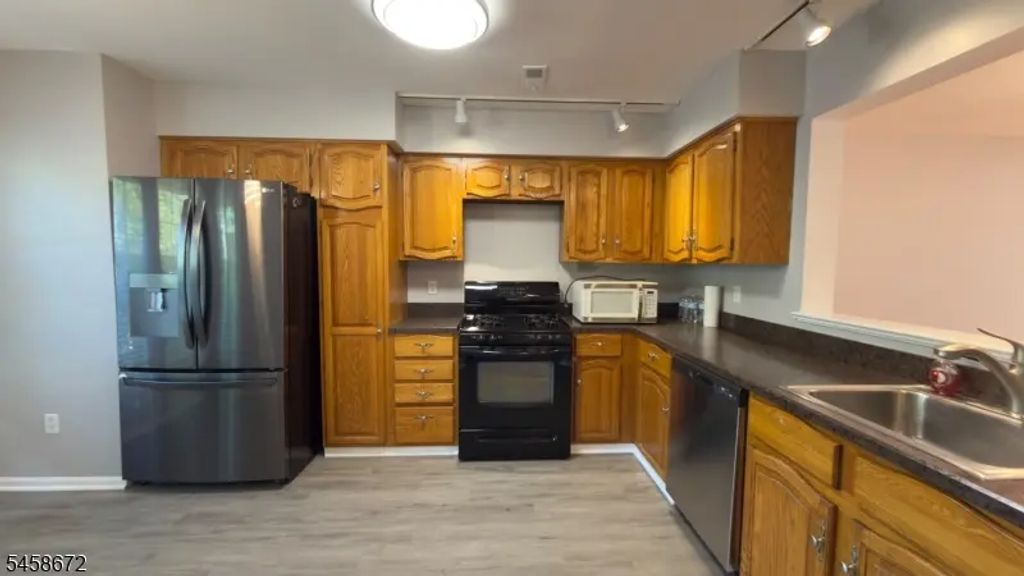 53 Woodledge Ct, Rockaway Twp.