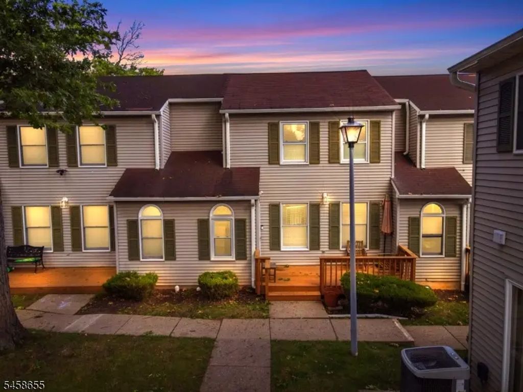 664 Irvington Ave, Maplewood Twp.