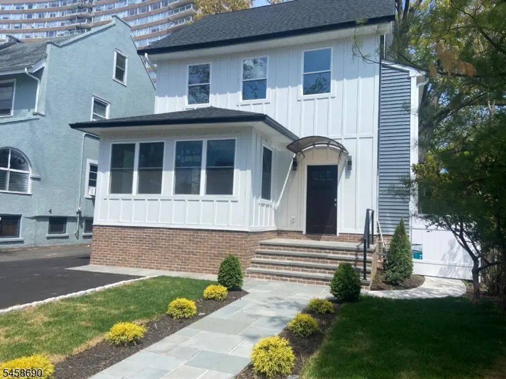 6 Melrose Ave, East Orange City