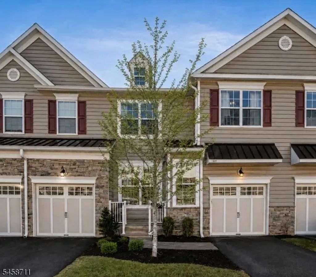 93 Autumn Ln, Montgomery Twp.