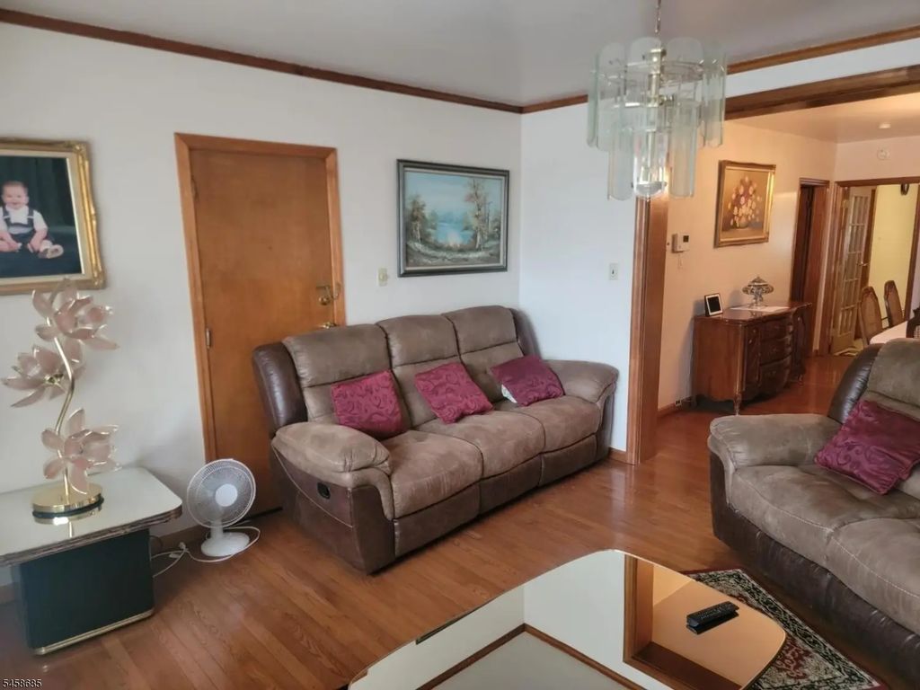 581 N 7th St, Newark City