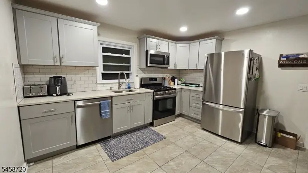 106 Burnside Ave, Cranford Twp.