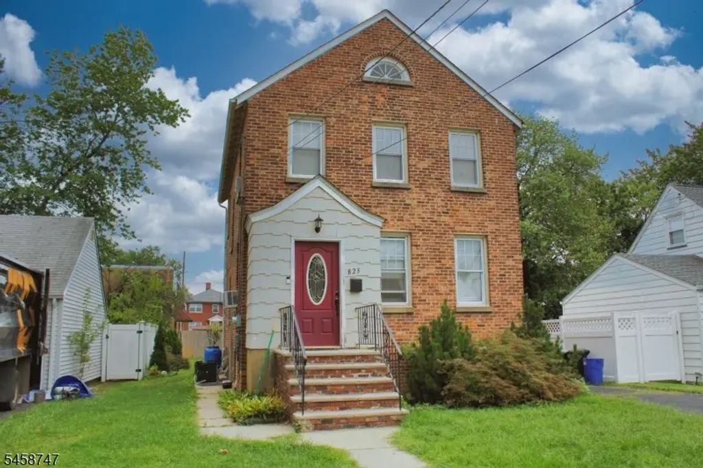 823 Bishop St, Union Twp.