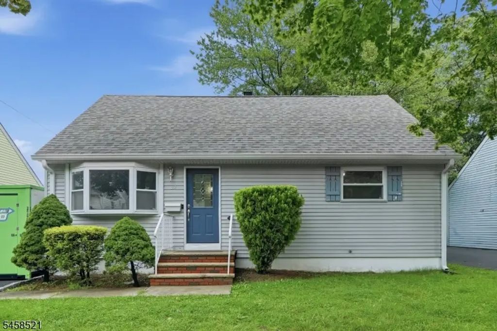 32 Merkel Dr, Bloomfield Twp.