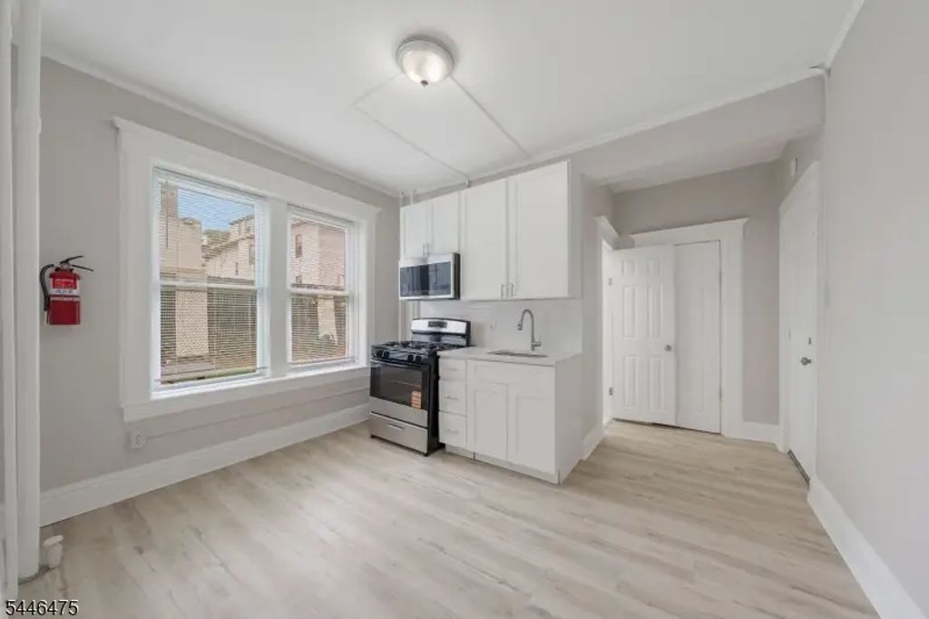 53 Henry St, Passaic City