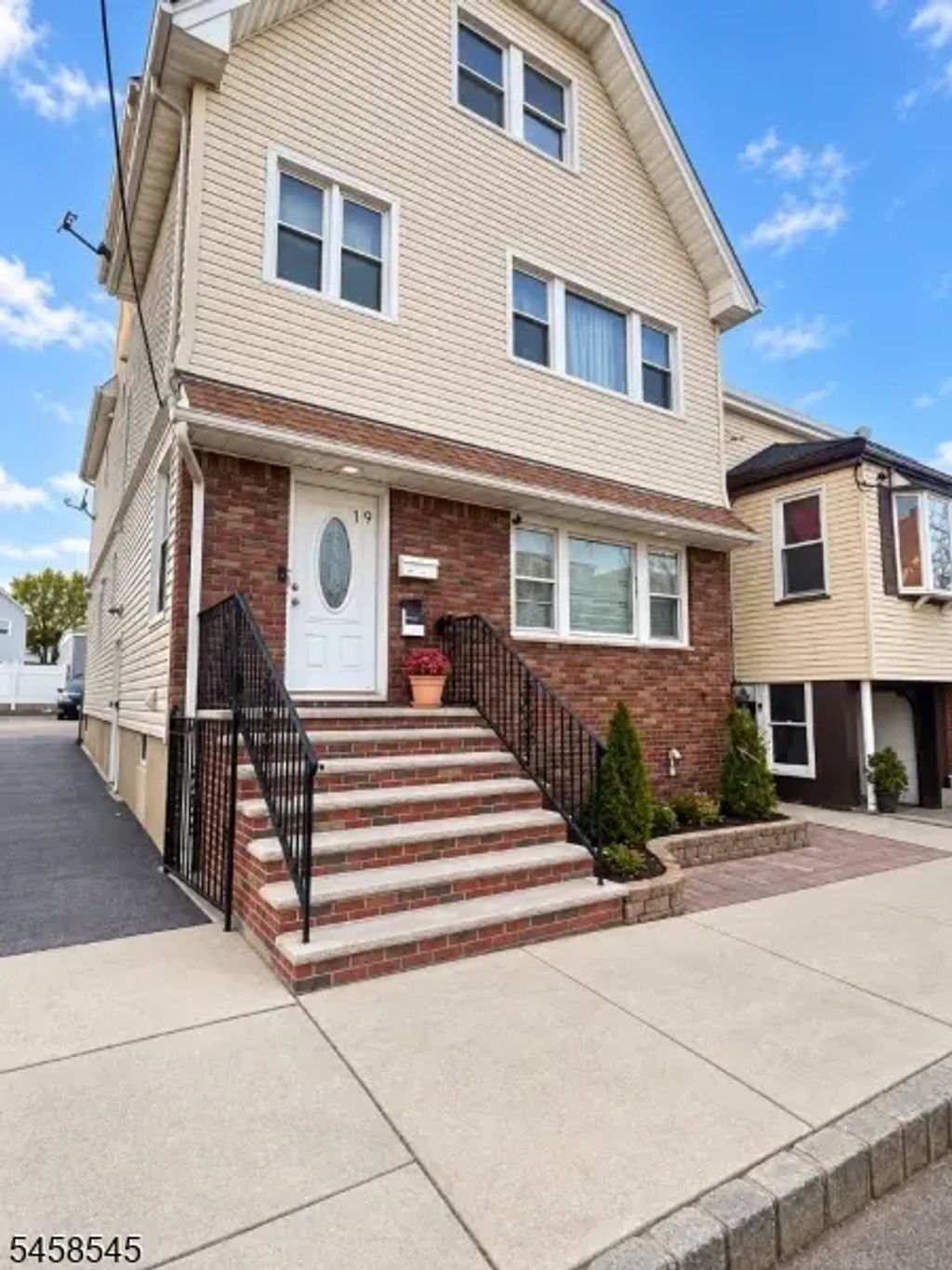 19 Naples Ave, Belleville Twp.