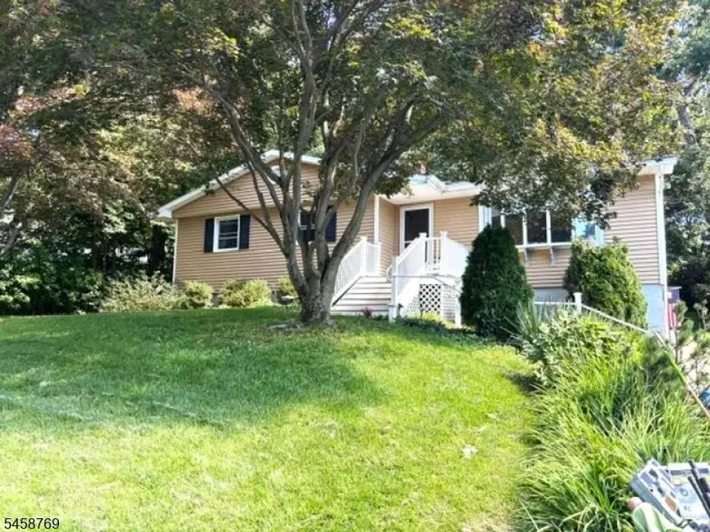 30 Woodlawn Ter, Jefferson Twp.