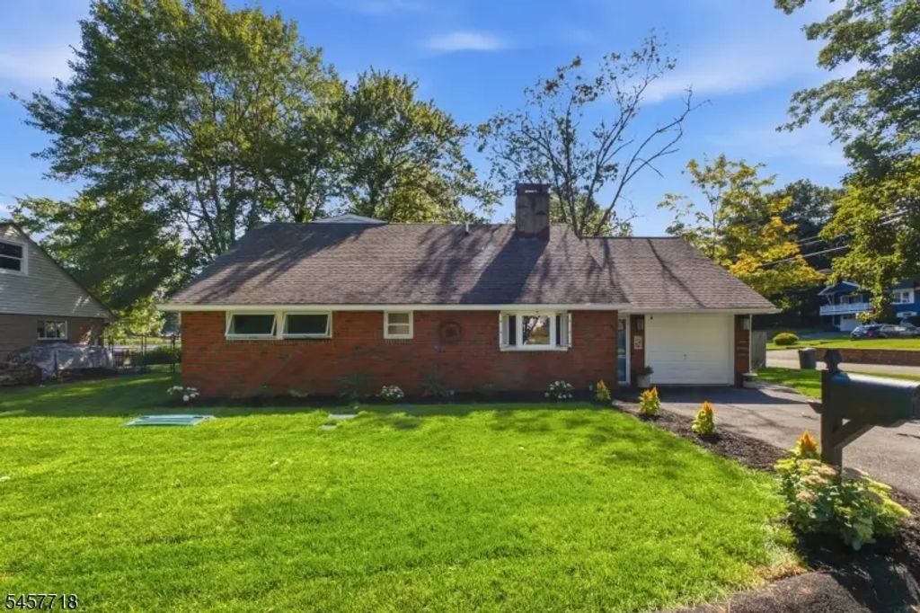 49 Oslo Dr, Rockaway Twp.