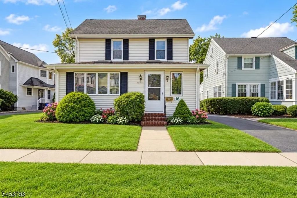 16 Jaqui Ave, Morris Plains Boro