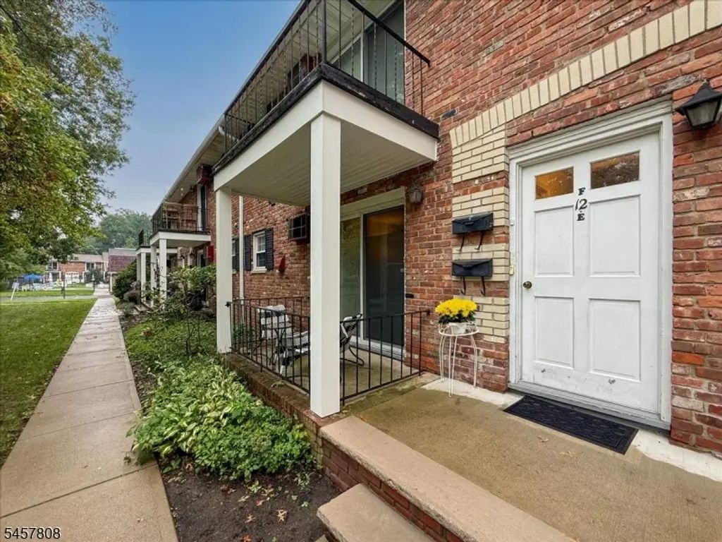 320 South St, Morristown Town