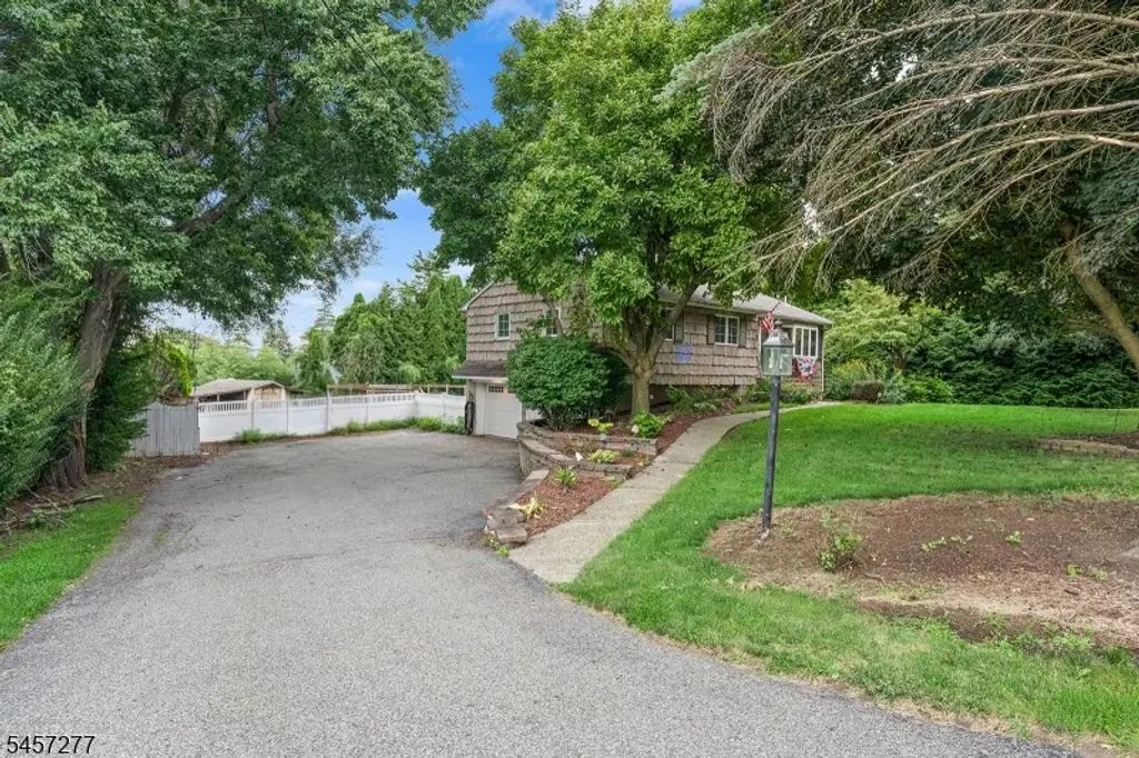 5 Mott Dr, Vernon Twp.