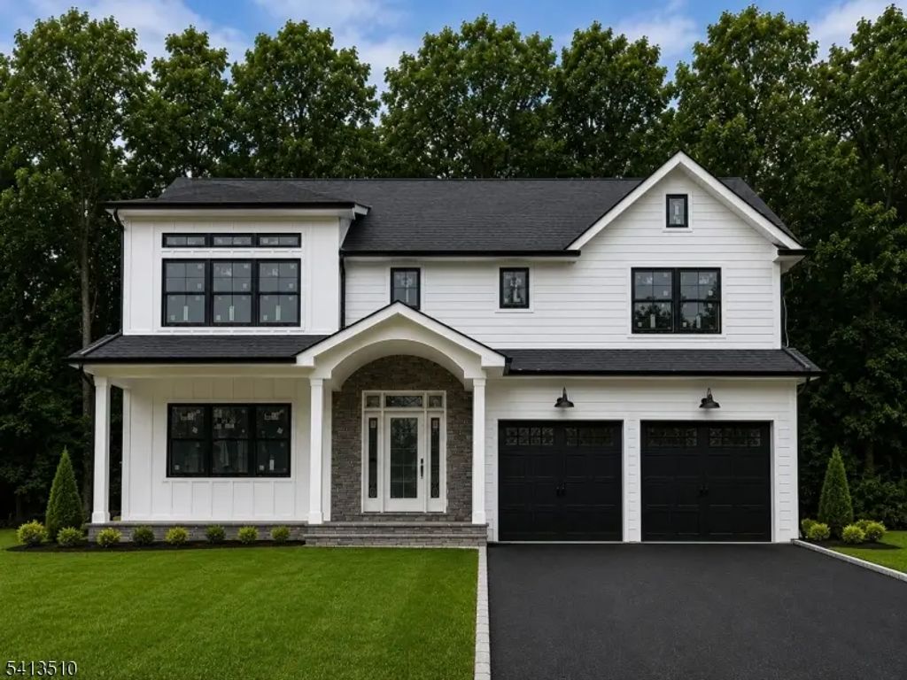 41 Manor Rd, Livingston Twp.