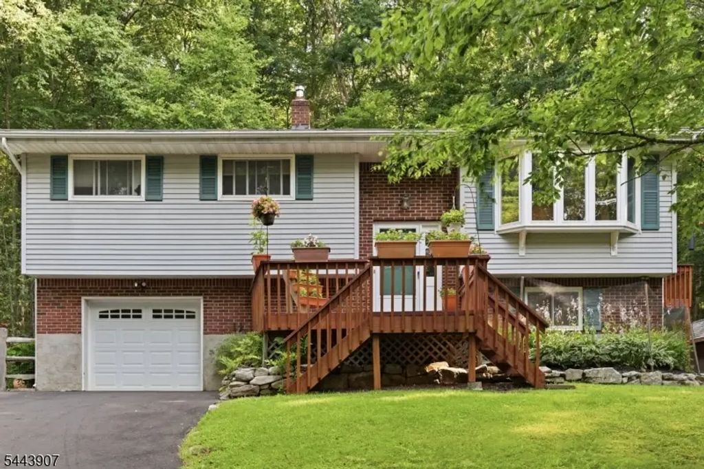 78 River Rd, Mount Olive Twp.