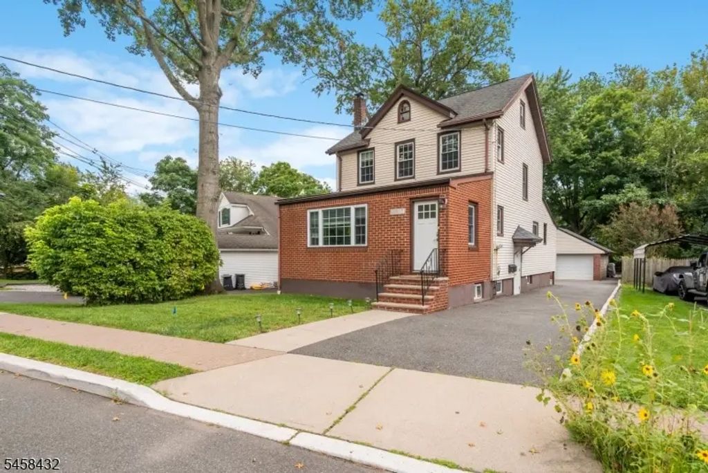 314 Lincoln Ave E, Cranford Twp.