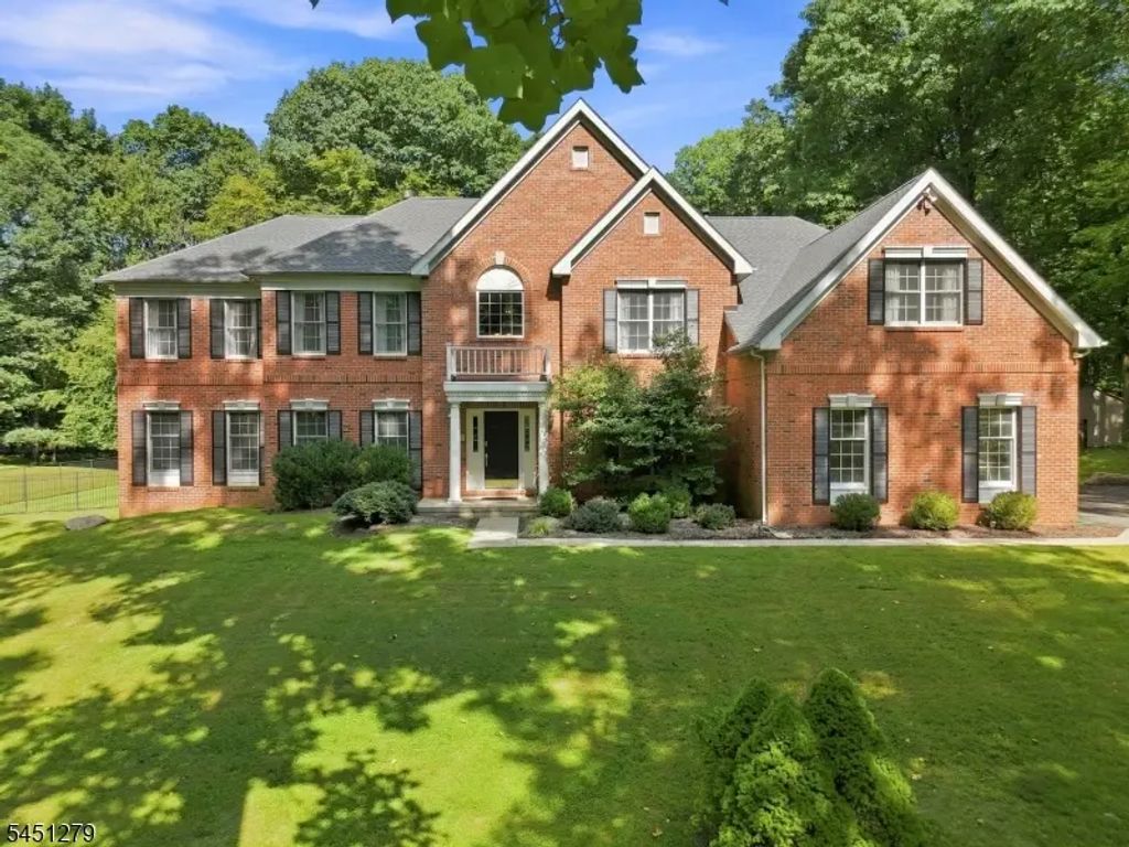 39 Ascot Dr, Washington Twp.