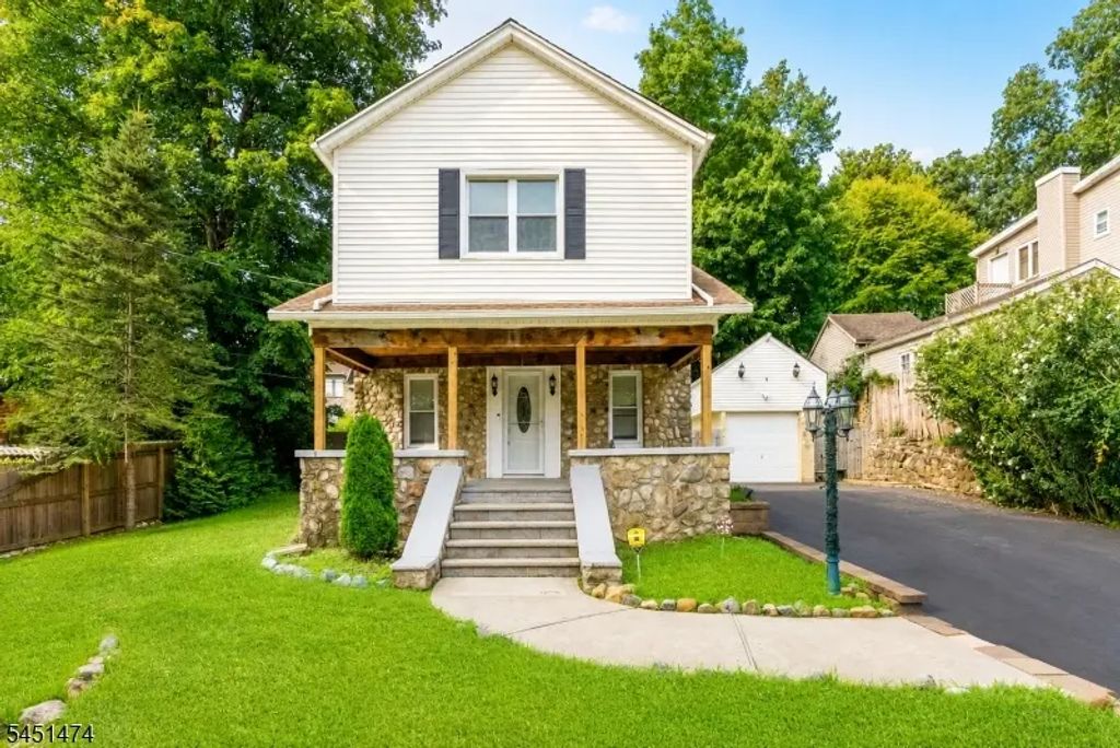 20 Shawnee Rd, Hopatcong Boro