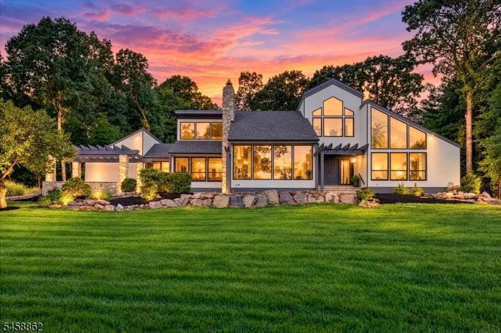 525 Johnston Dr, Watchung Boro