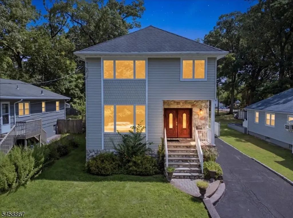 567 Mountain Ave, Springfield Twp.