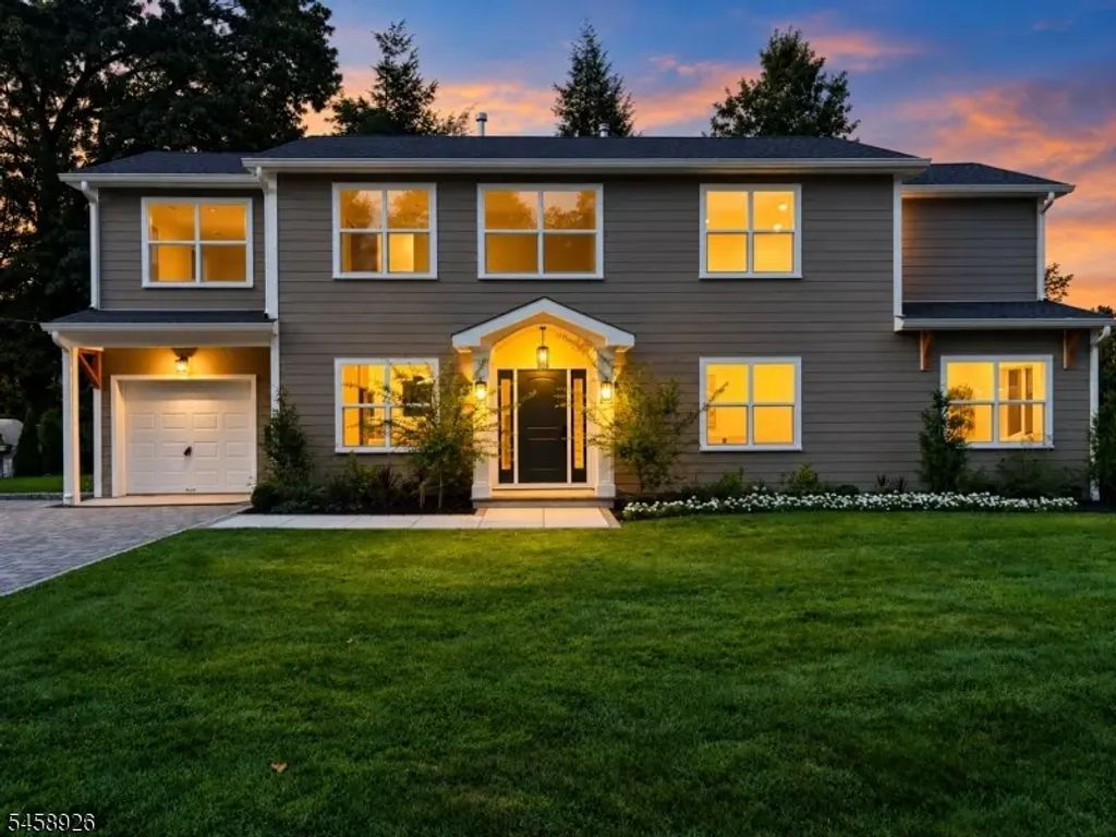 126 Fieldstone Dr, Springfield Twp.