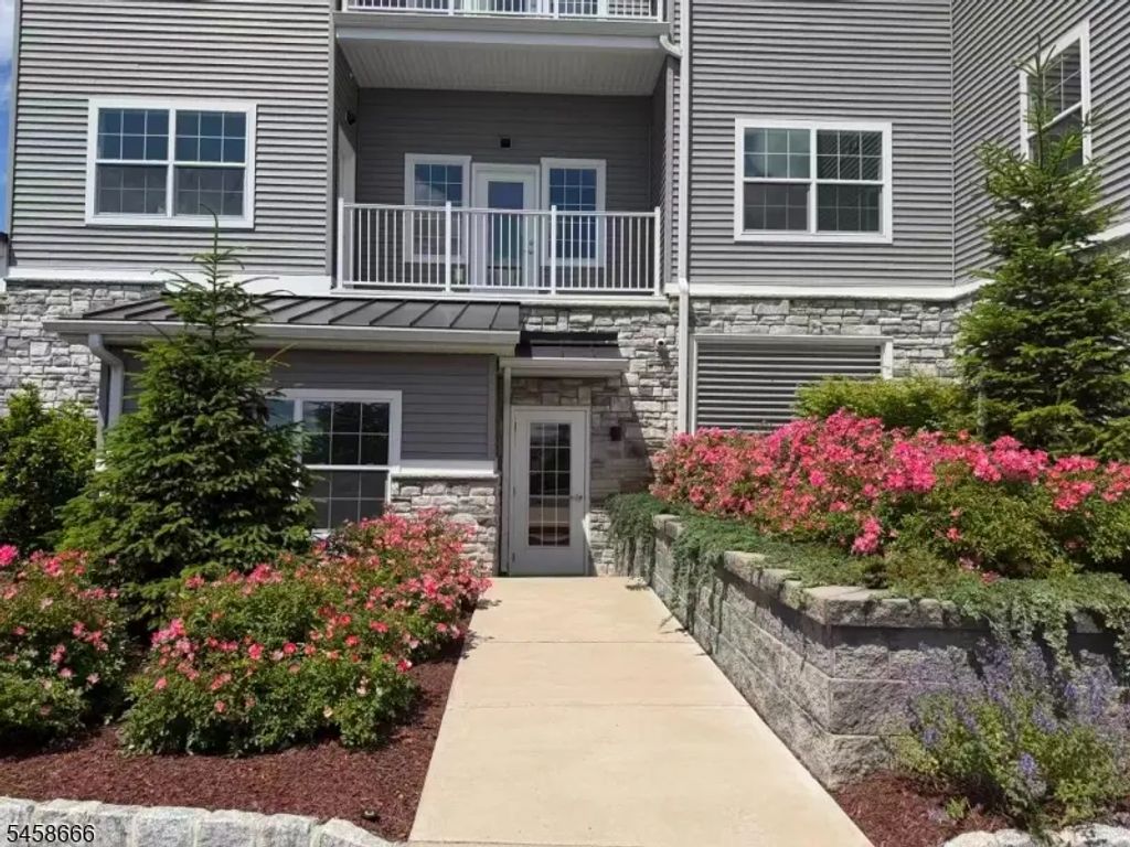 17 Hook Mt Rd, Montville Twp.