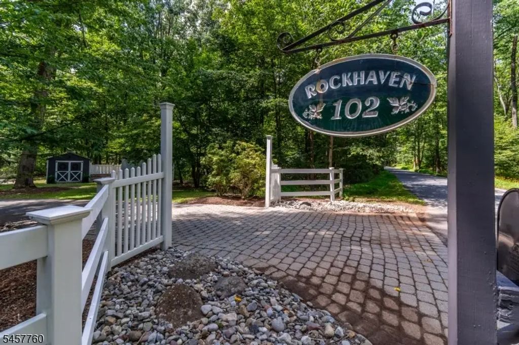 102 Lindbergh Rd, East Amwell Twp.