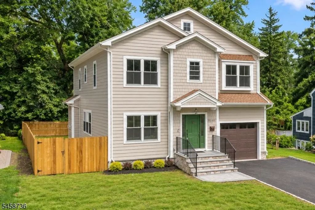 14 Holmes Oval, New Providence Boro