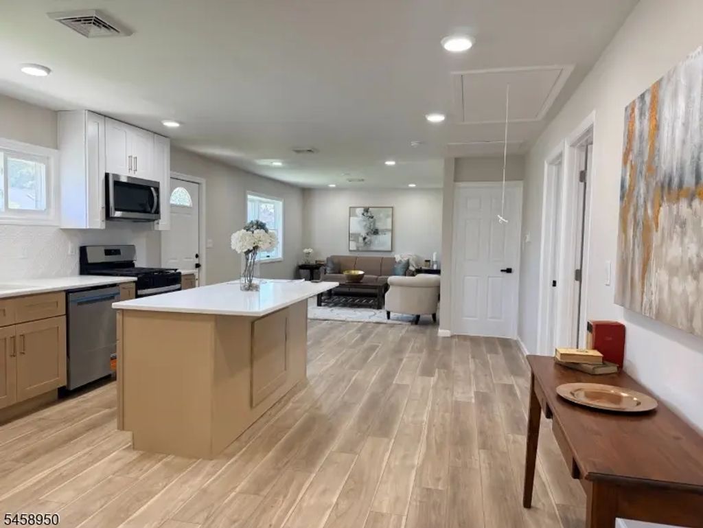 36 Charles Ter, Piscataway Twp.