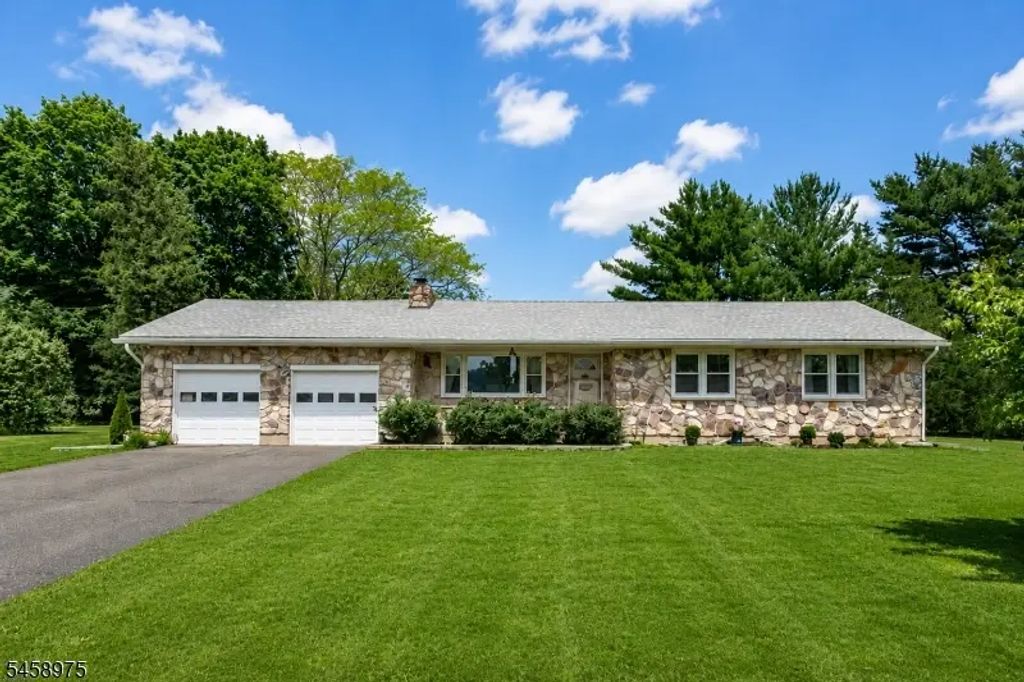 281 E Asbury Anderson Rd, Washington Twp.