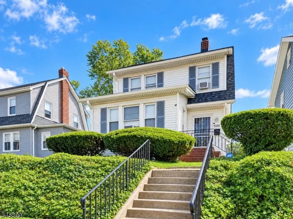 606 E 3rd Ave, Roselle Boro