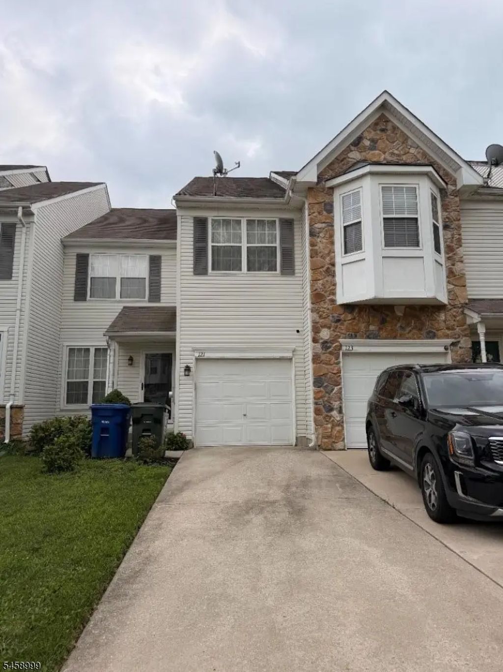 121 Threadleaf Ter, Burlington Twp.
