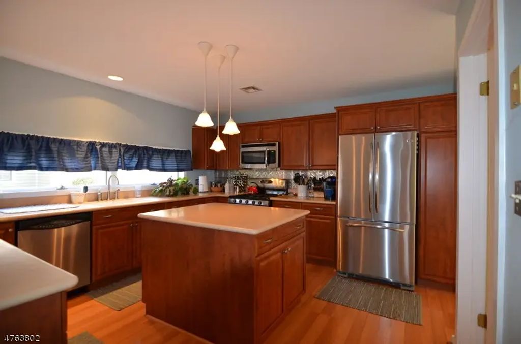 26 Stryker Ct, Bridgewater Twp.