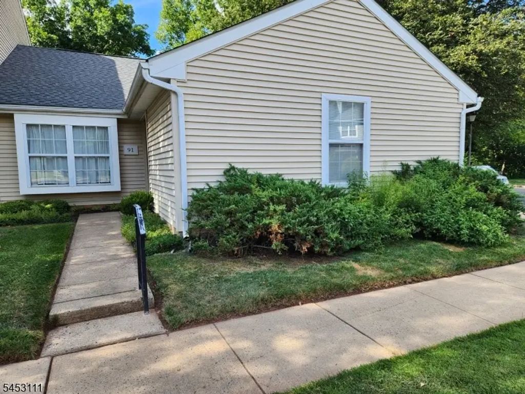 91 Stonehedge Ct, Franklin Twp.