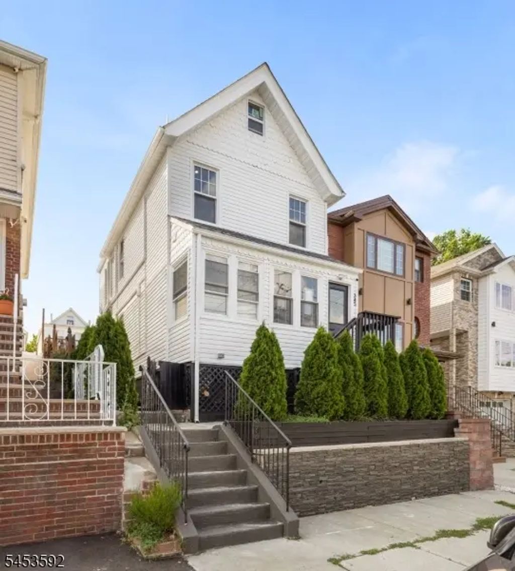345 Forest St, Kearny Town