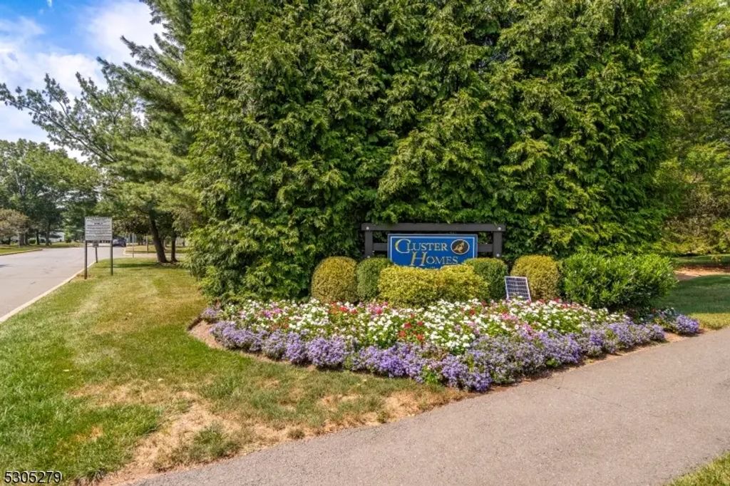 130 Winchester Way, Franklin Twp.