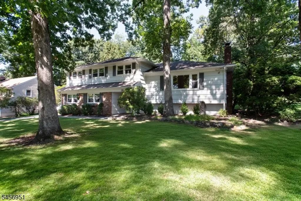 35 Rock Road West, Green Brook Twp.