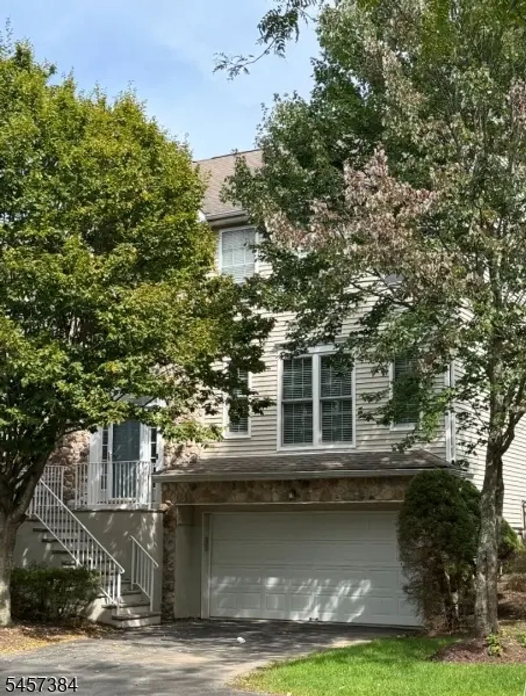 147 Arrowgate Dr, Randolph Twp.
