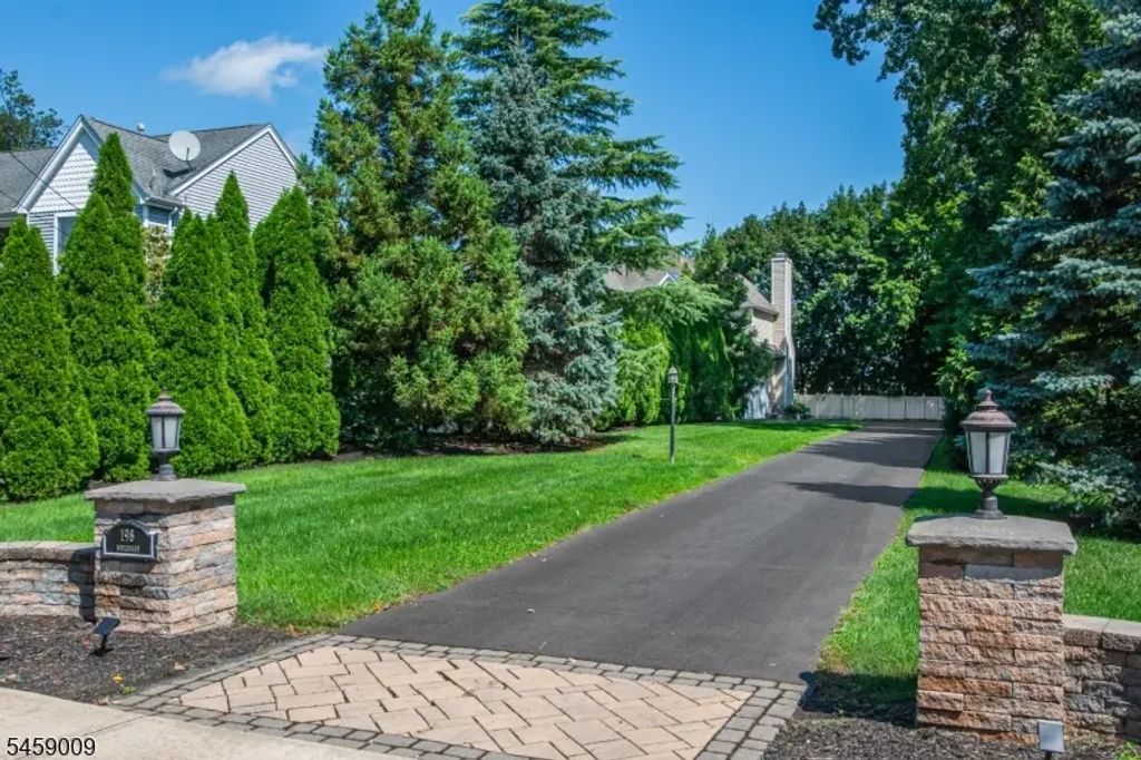 198 Boulevard, Pequannock Twp.