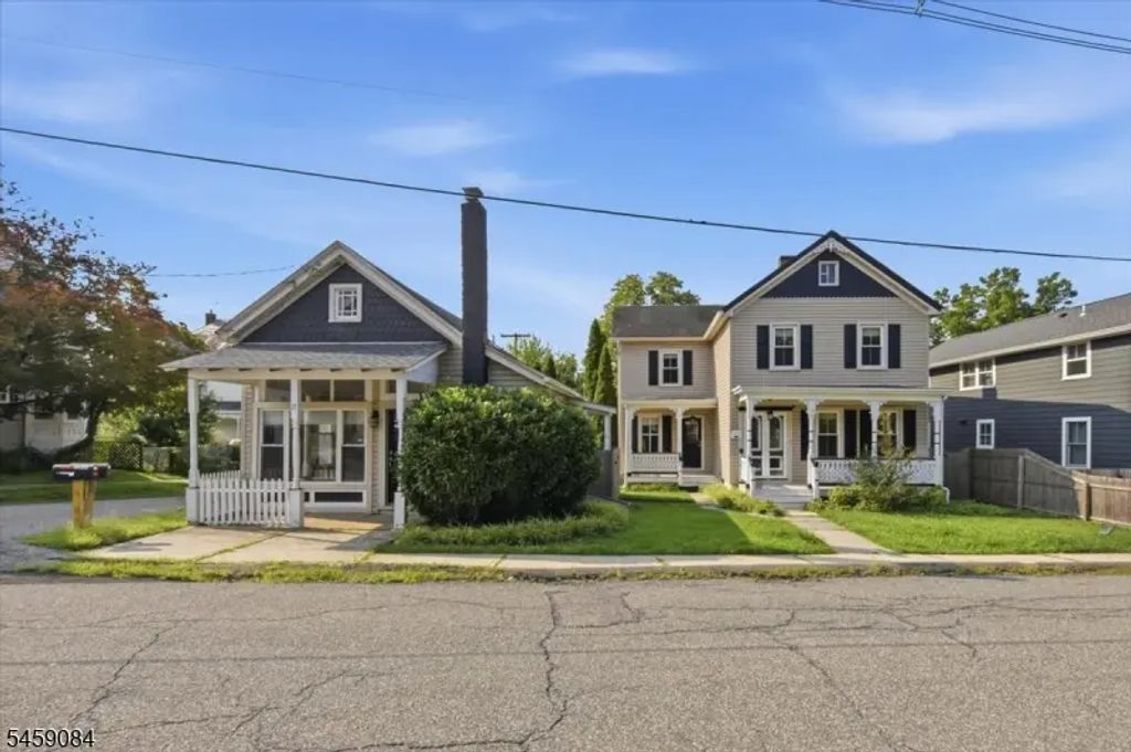 15 Main St, Clinton Twp.