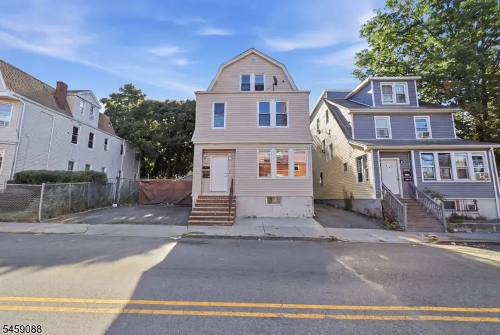 760 Grove St, Irvington Twp.