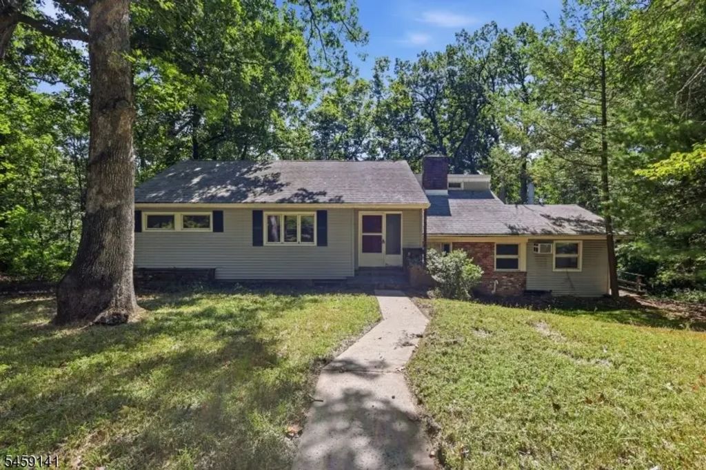 505 Long Hill Rd, Long Hill Twp.