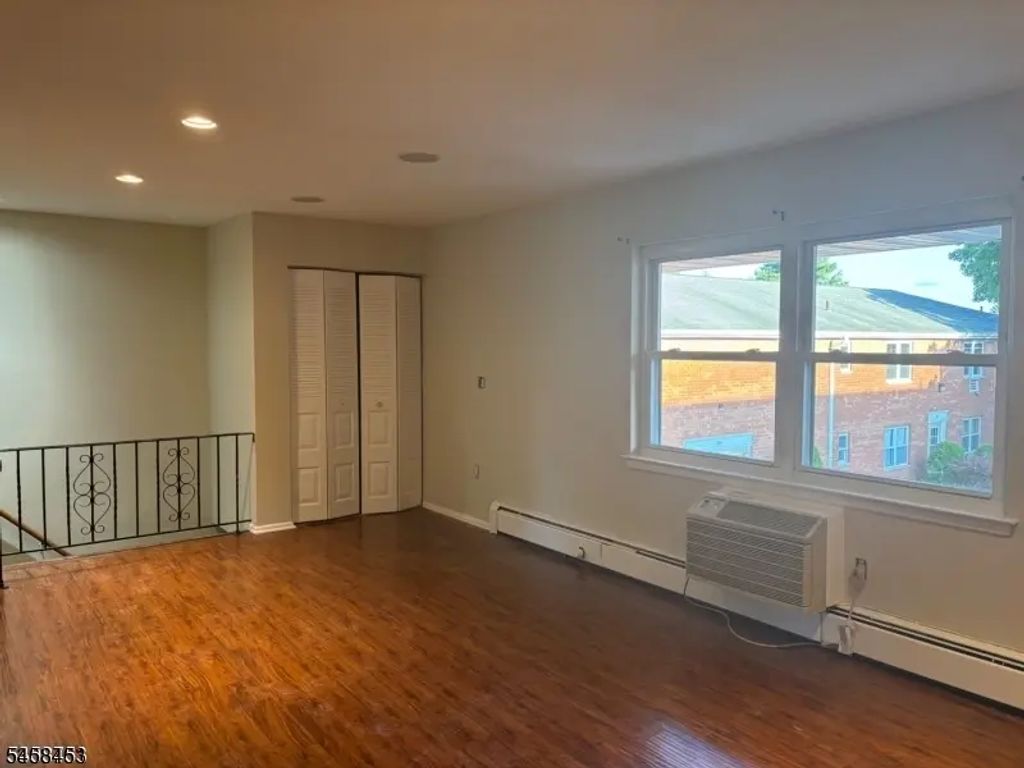 54 Knox Ter, Wayne Twp.