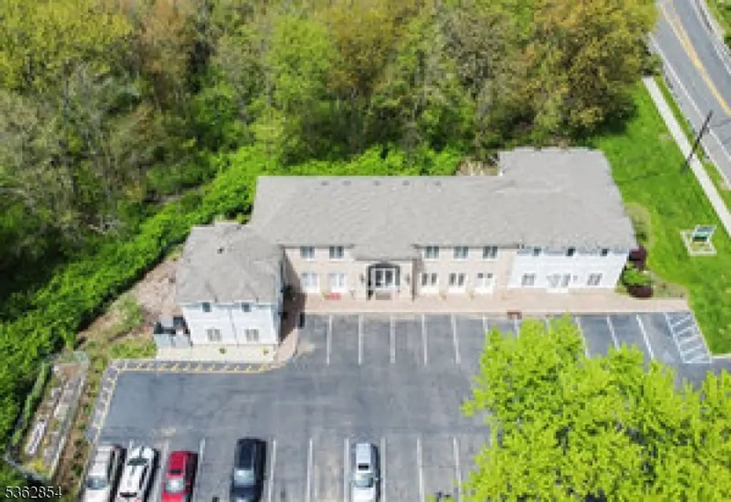 513 Warrenville Rd, Warren Twp.