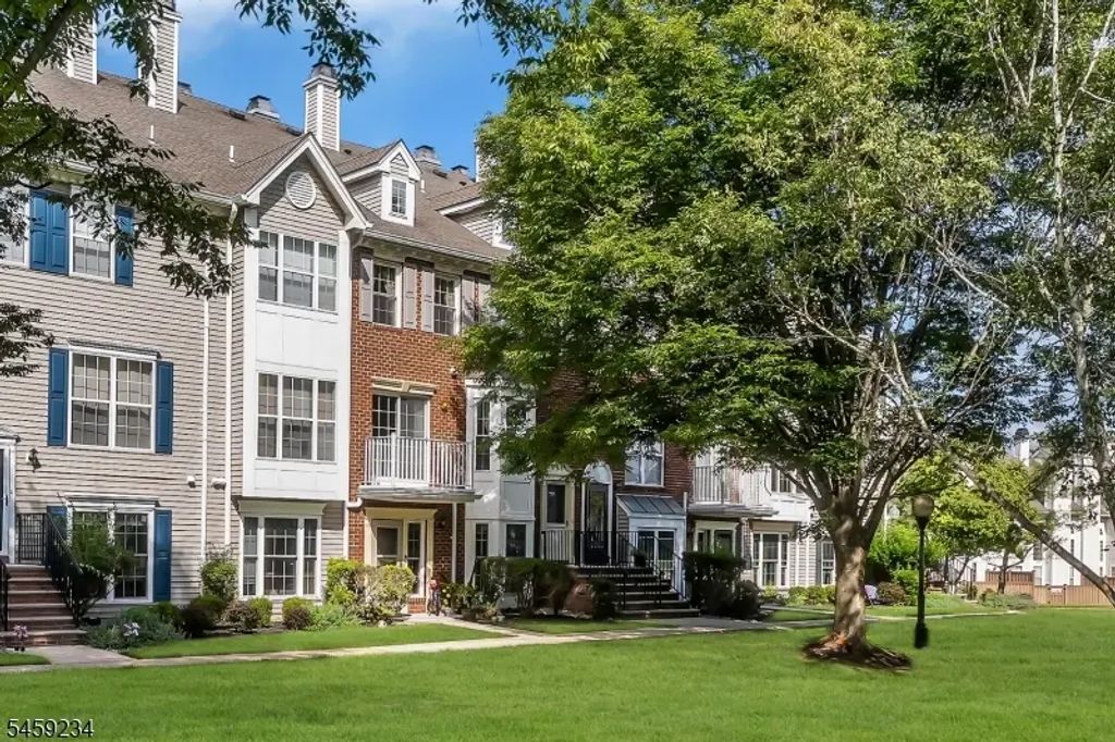 709 Dunn Cir, Bridgewater Twp.