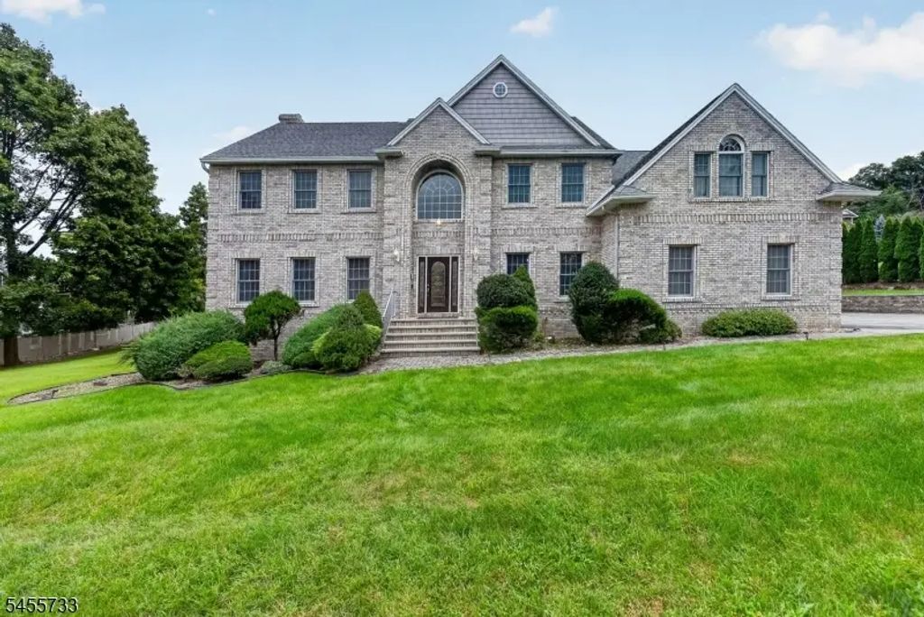 24 Pine Brook Rd, Montville Twp.