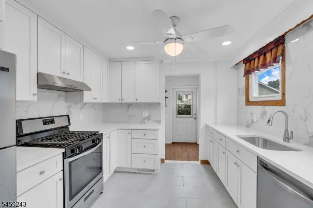 404 Elm St, Cranford Twp.