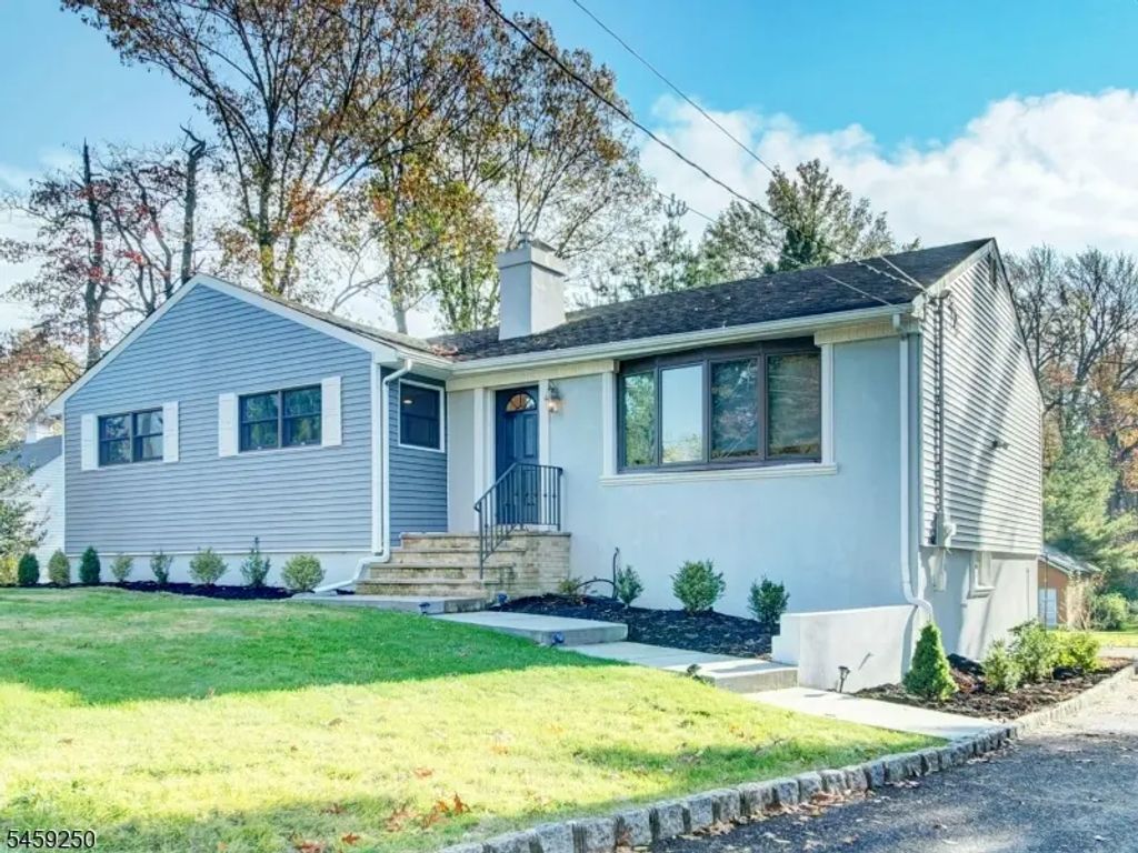 16 Amelia St, North Caldwell Boro