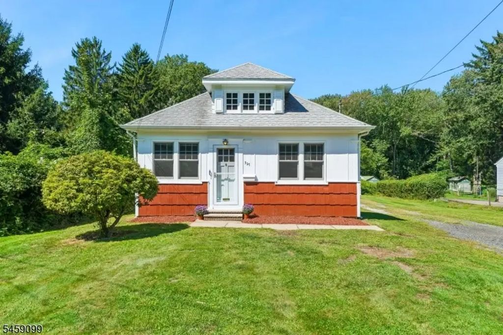 327 Saint Cloud Ave, West Orange Twp.